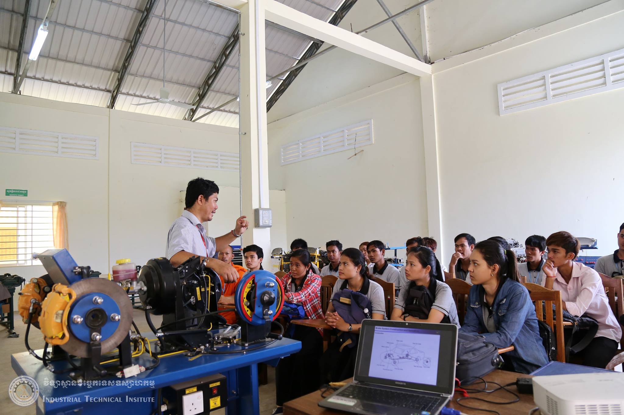 Porno rus sperma jinsiy aloqa paytida gapiradi